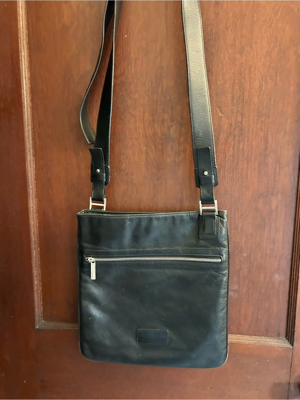 Fratelli Rossetti Black Leather Crossbody Messenger Bag with Front Zip Pocket